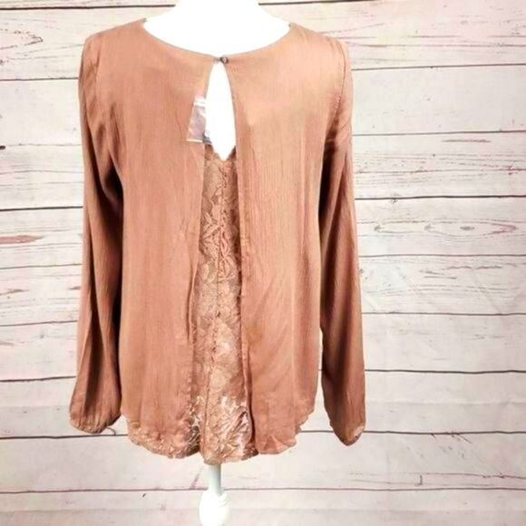 Onetheland, Mauve Peek a Boo Back Top, Medium - Picture 4 of 10